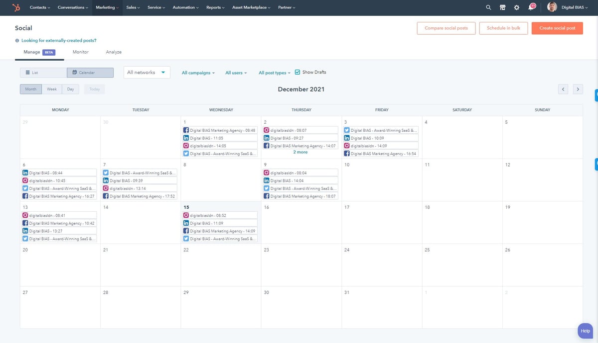 hubspot social media calandar